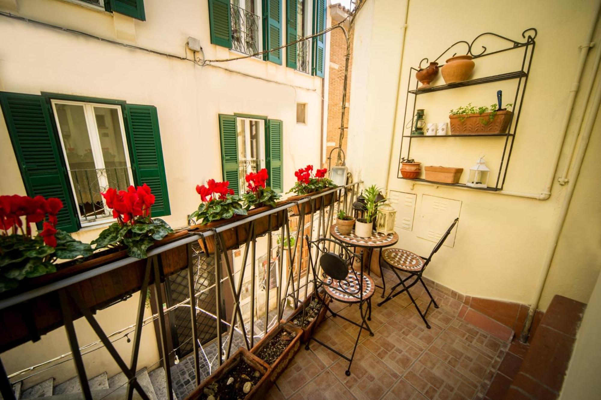 Borgo Boutique Home Near Rome Nettuno Exterior photo